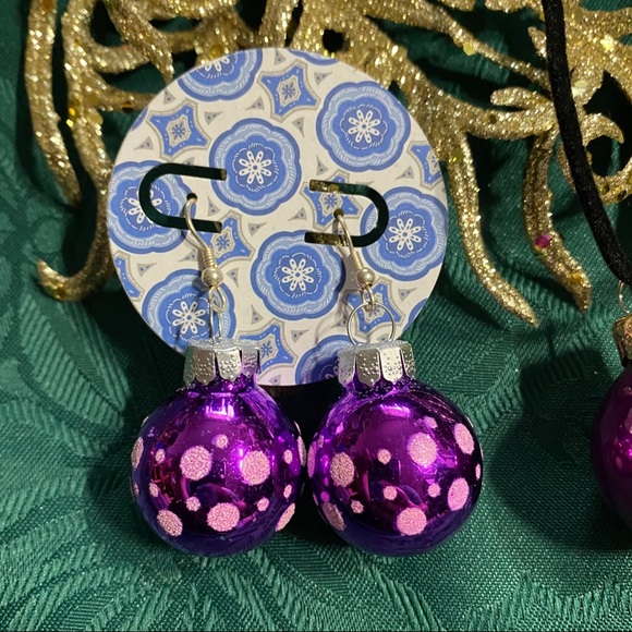 🎄 New Christmas Bulb Earrings & Necklace Set - Picture 7 of 7